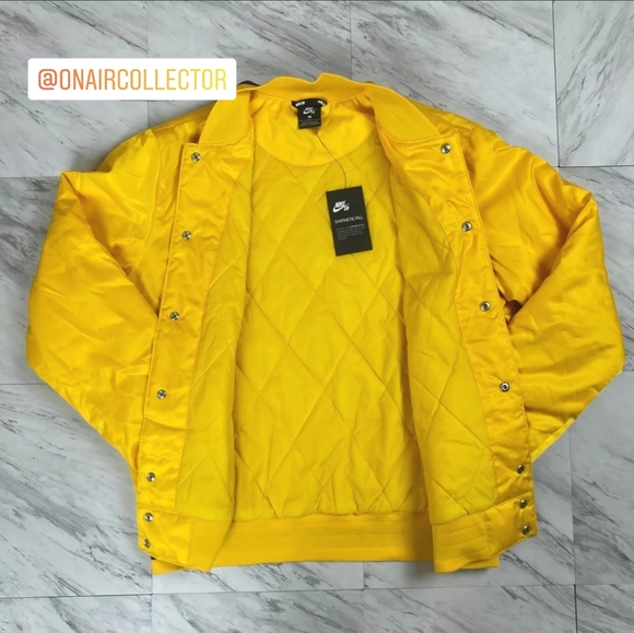 VINTAGE LOS ANGELES LAKERS   Men's Satin Yellow Sarter NBA Jacket Siza L - Picture 6 of 7